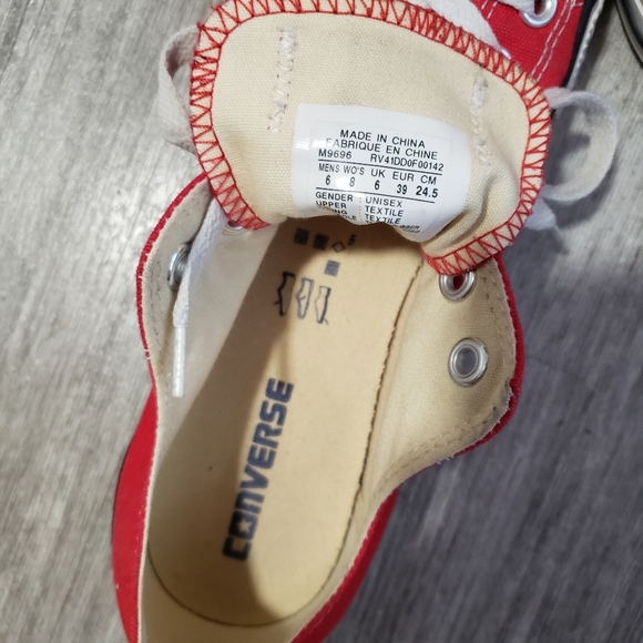 Red Converse Low Tops size 39 - Picture 3 of 4